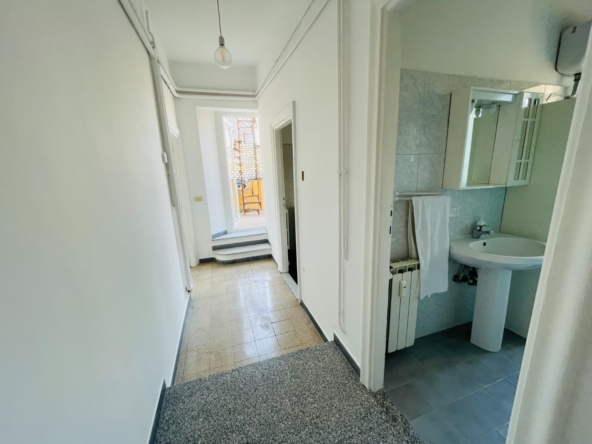 Bologna -   2 locali  � 0 A2143