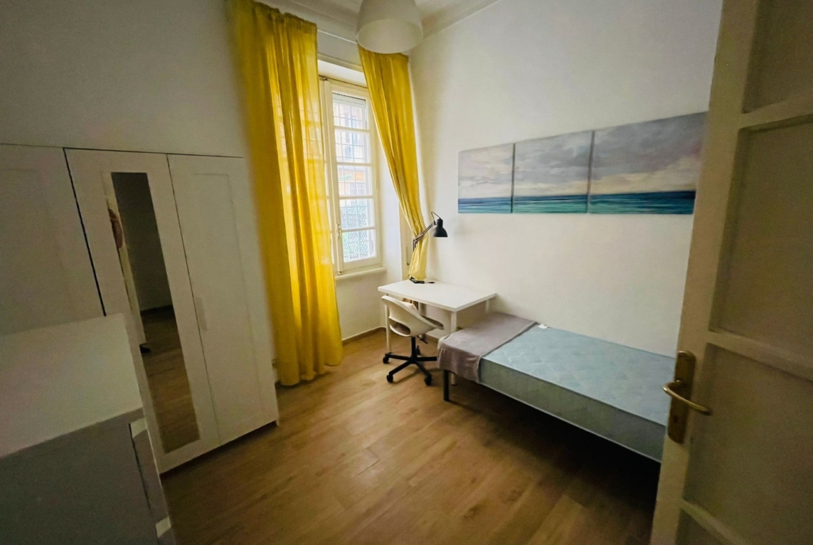 Trieste -   2 locali  � 0 A2144
