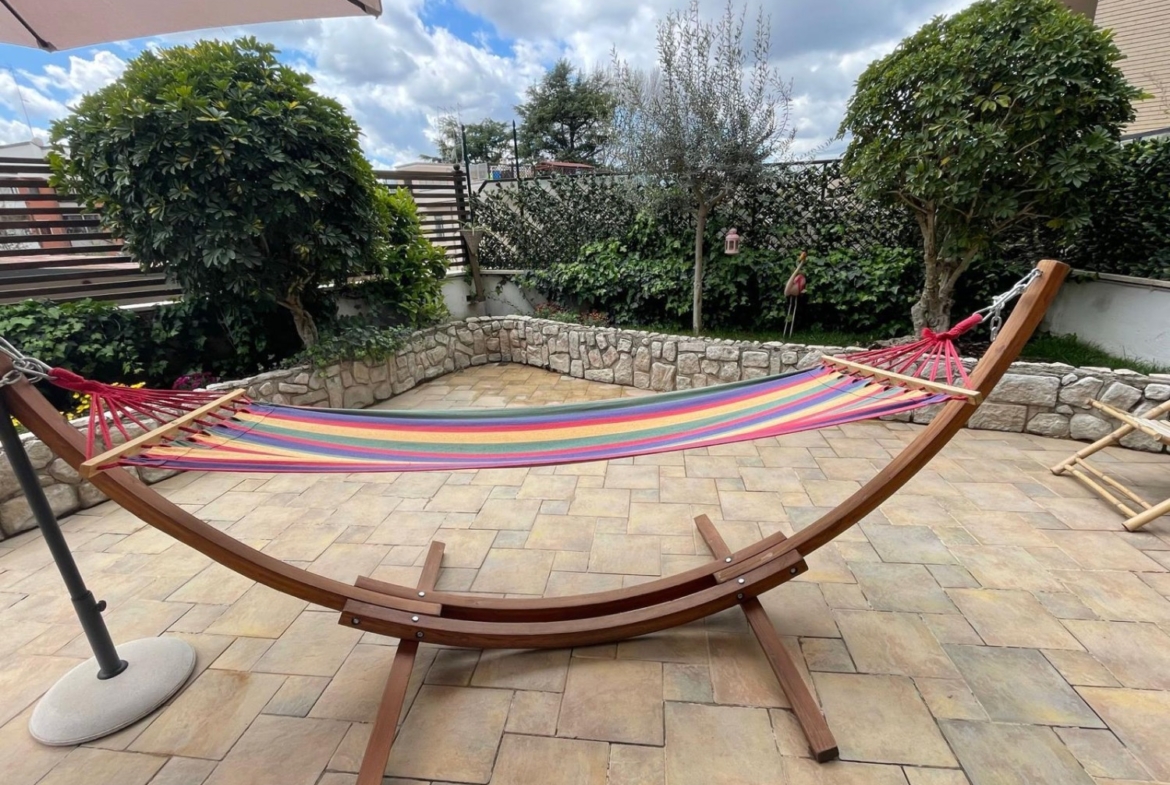 TRILOCALE RISTRUTTURATO CON AMPIO TERRAZZO