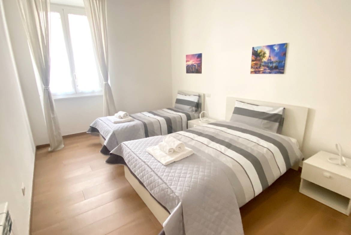 Bologna -   2 locali  � 0 A2146