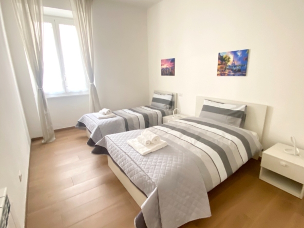 Bologna -   2 locali  � 0 A2146