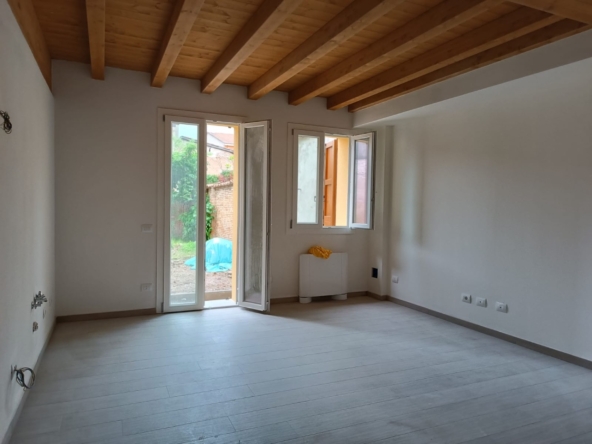 MONOLOCALE A CENTO