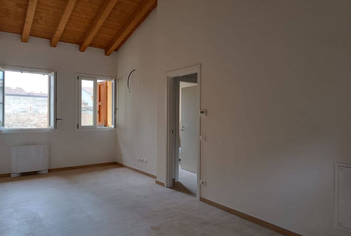 TRILOCALE A CENTO