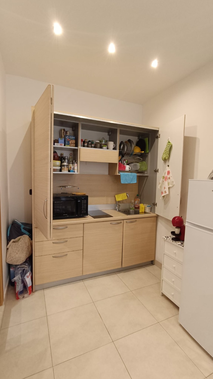 Bologna -   2 locali  � 0 A2148