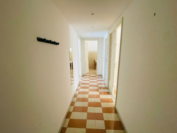 Trieste -   2 locali  � 0 A2153