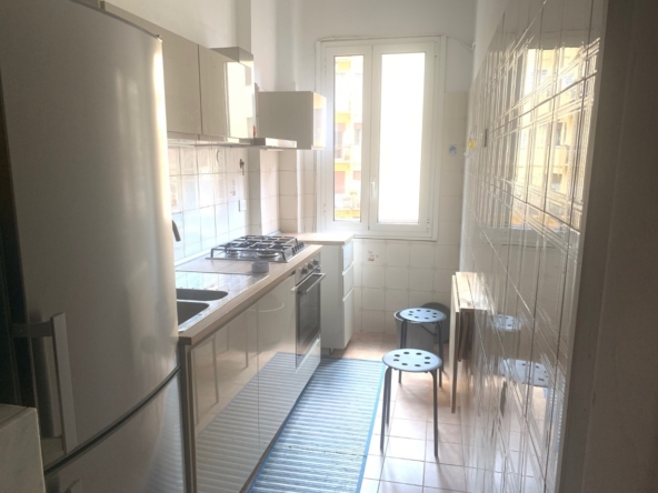 Bologna -   2 locali  � 0 A2161