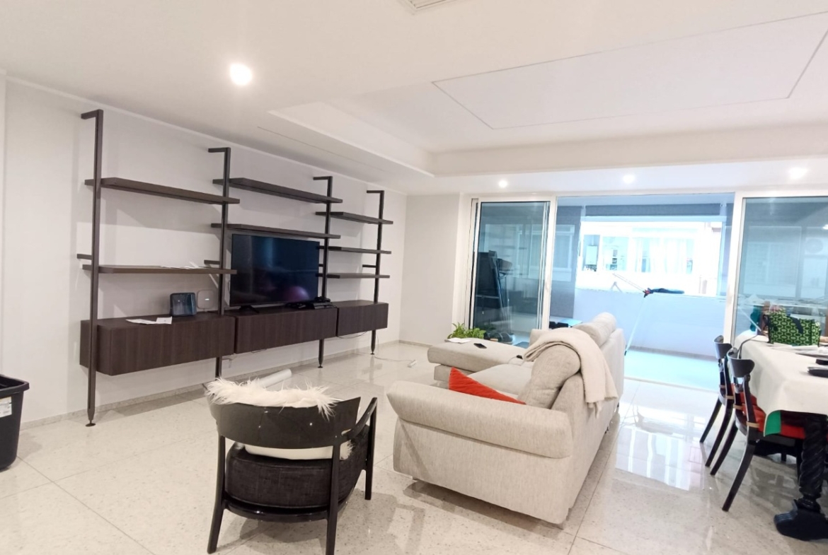 Laurentina -   5 locali  � 359000 T516